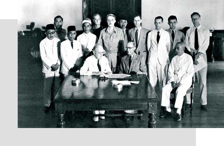 Rajah Vyner Brooke signing the Instrument of Cession at the Astana, Kuching, May 1946.